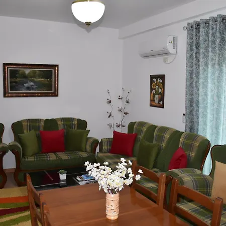 Apartment Leo Permet